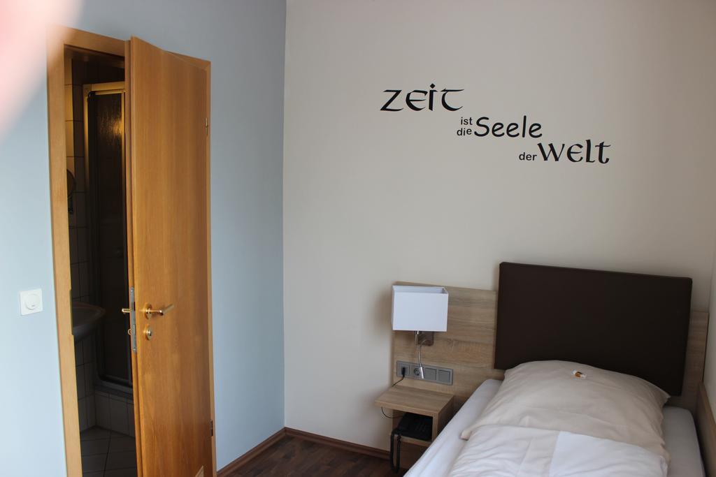Espelkamp-Mittwald Hotel Dreimaedelhaus מראה חיצוני תמונה