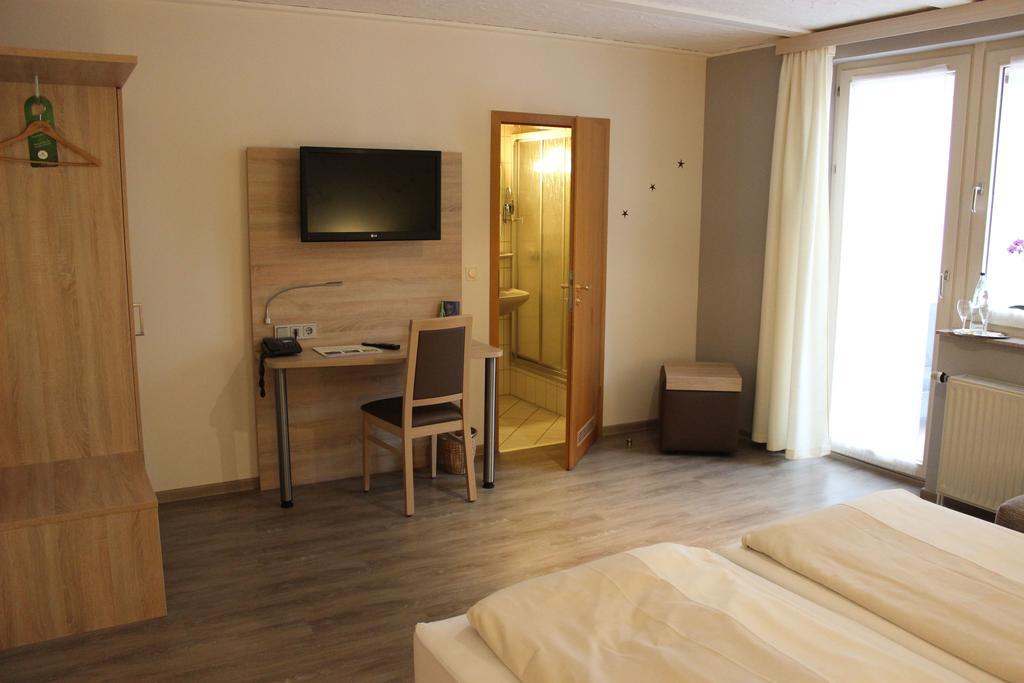 Espelkamp-Mittwald Hotel Dreimaedelhaus מראה חיצוני תמונה