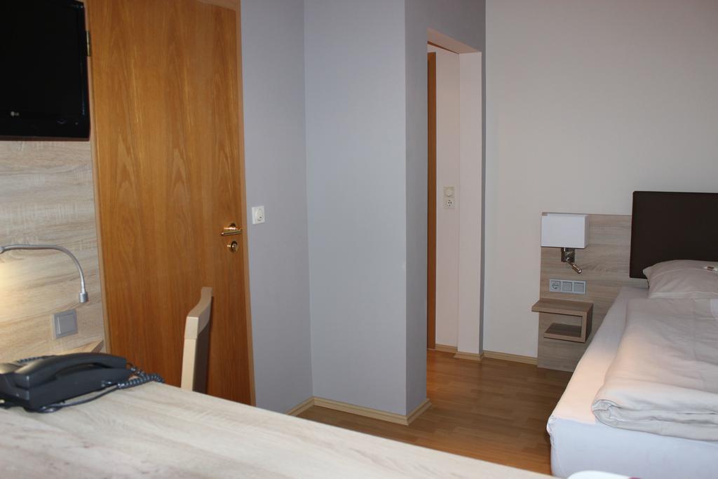 Espelkamp-Mittwald Hotel Dreimaedelhaus מראה חיצוני תמונה
